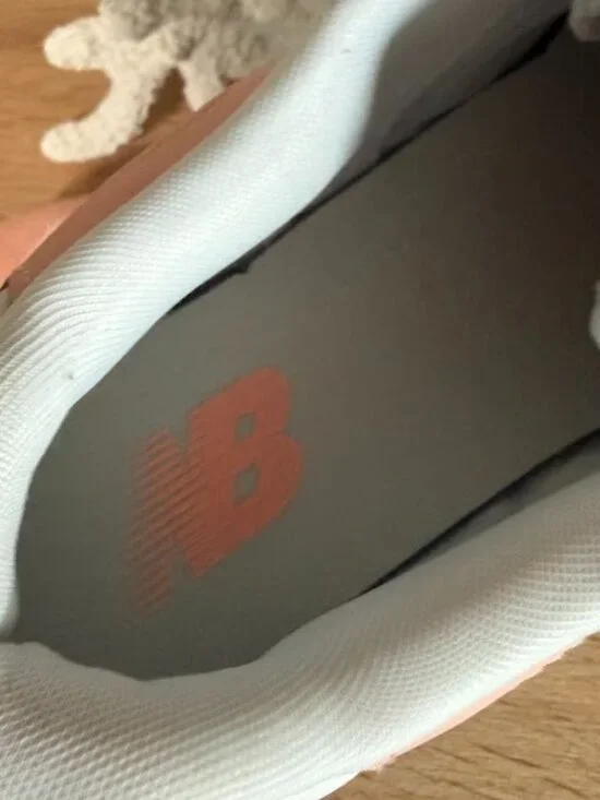 New Balance 550 White Pink Women’s Sneakers Size 9 Retro Leather Shoes New - Picture 9 of 12